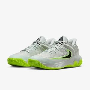 Nike Giannis Immotality 4 *NWB*